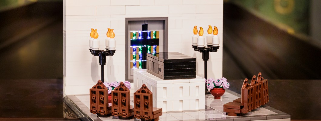 LEGO krematorij: kako otrokom skozi igro predstaviti smrt in izgubo bližnjega